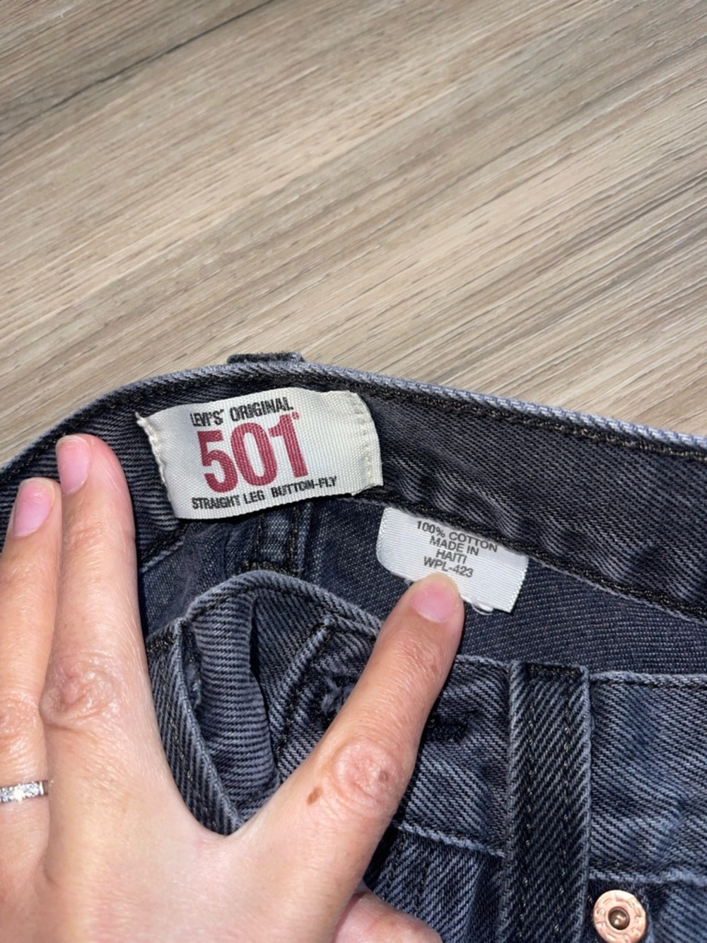 Levi's High-Rise Straight Jeans - Charcoal Black Wash - Picture 5 of 10